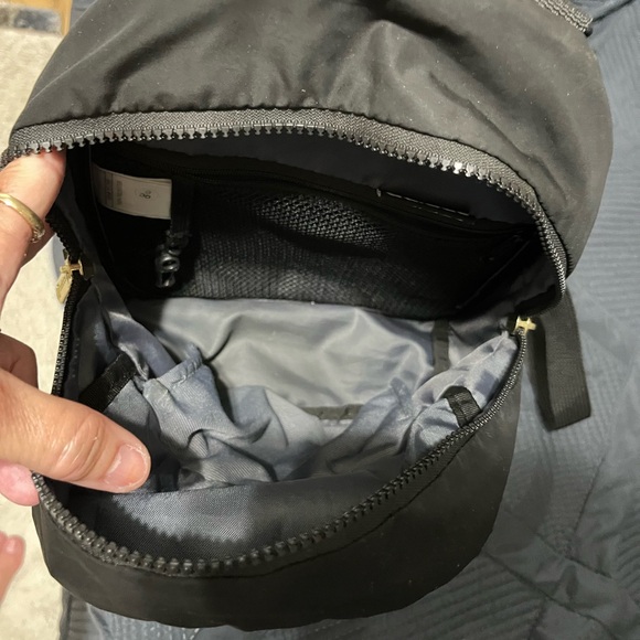 EUC WOMENS ADIDAS BACKPACK 10x10 - Picture 6 of 10